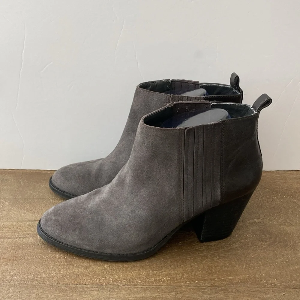 Nine‎ West Fiffi Suede Ankle Boots